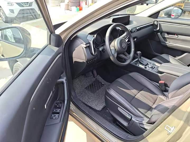 Photo 6 - Mazda CX-50