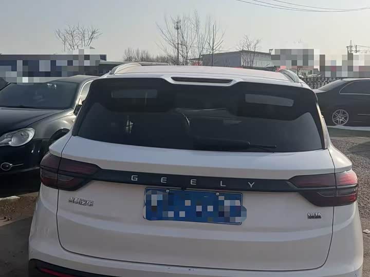 Фото 4 - Geely Coolray