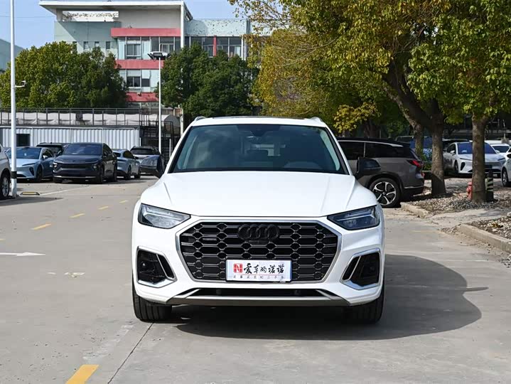 Фото 2 - Audi Q5L