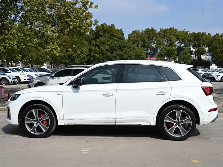 Фото 3 - Audi Q5L