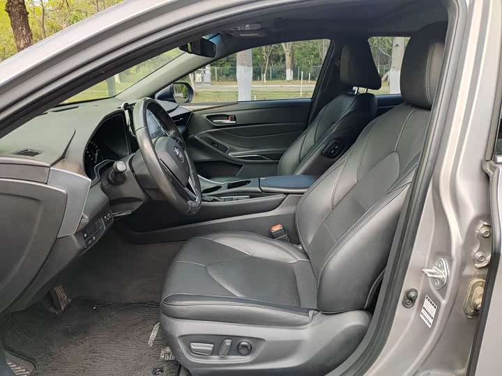 Photo 4 - Toyota Avalon