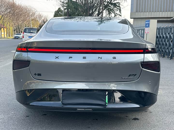 Фото 6 - XPeng P7