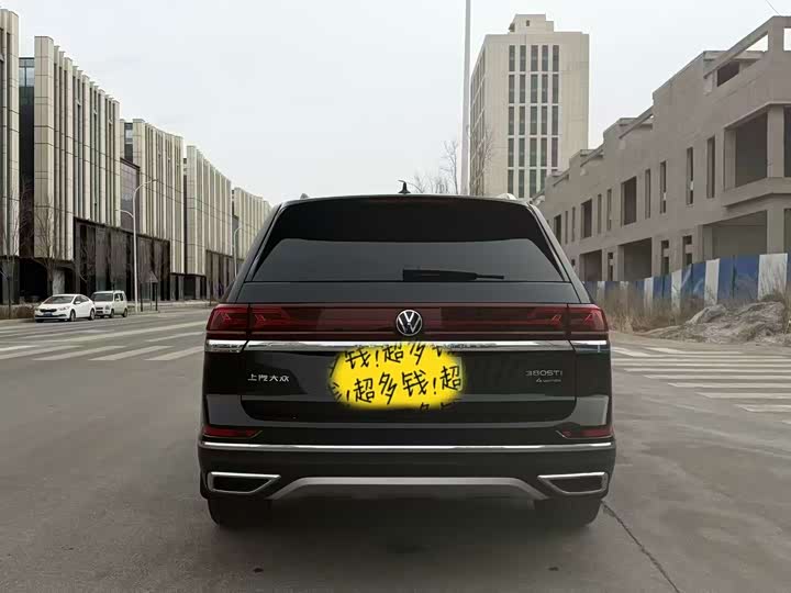 Photo 3 - Volkswagen Teramont Pro