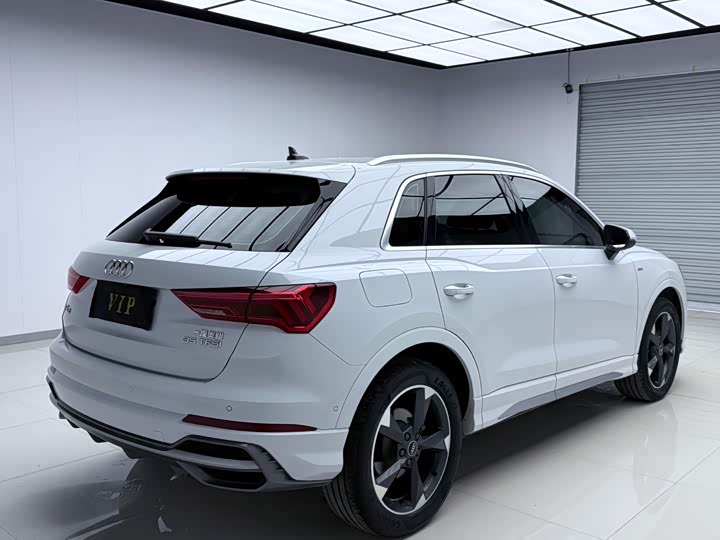 Фото 4 - Audi Q3