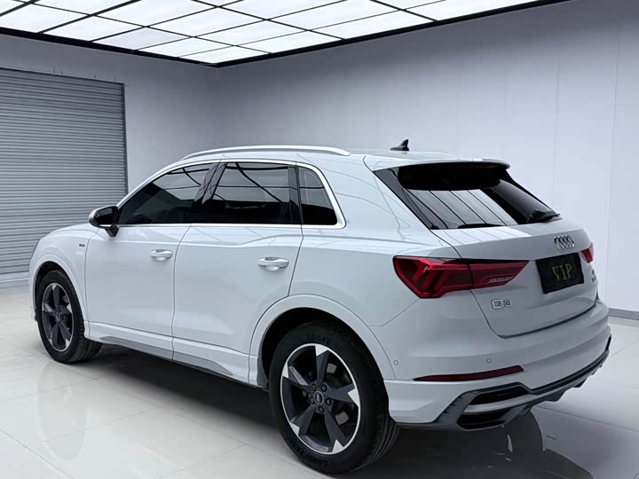 Фото 6 - Audi Q3