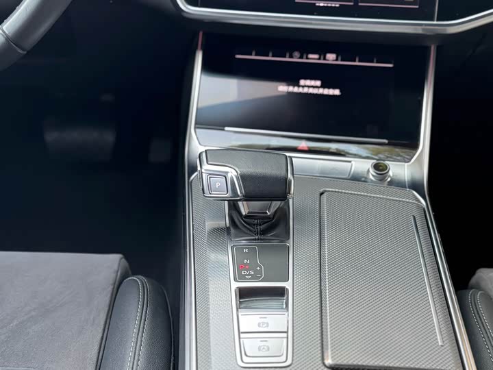 Фото 7 - Audi A6L