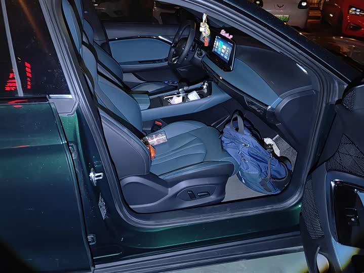 Фото 8 - MG Motor 7