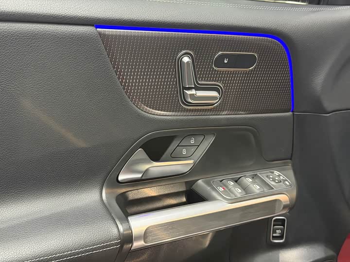 Фото 4 - Mercedes-Benz EQB