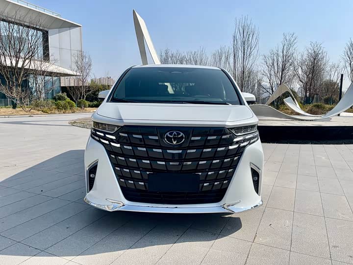 Photo 2 - Toyota Alphard