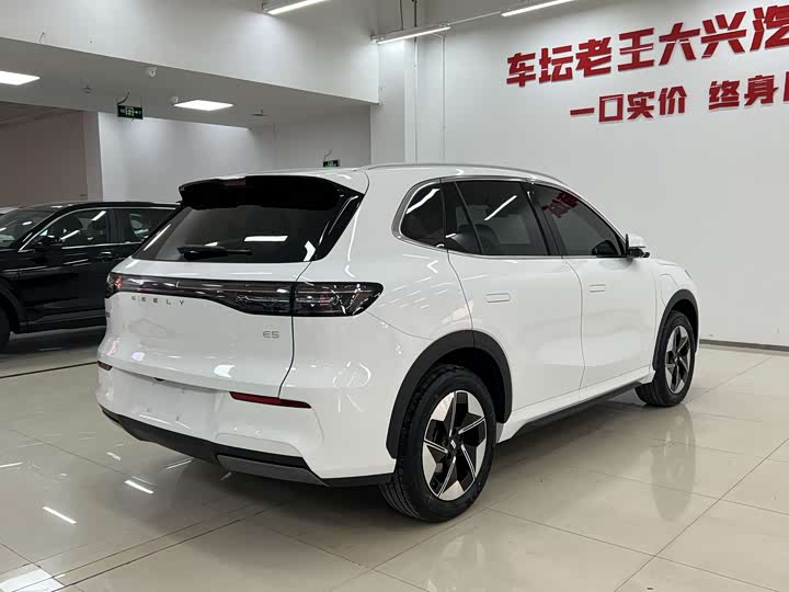 Photo 4 - Geely Galaxy E5