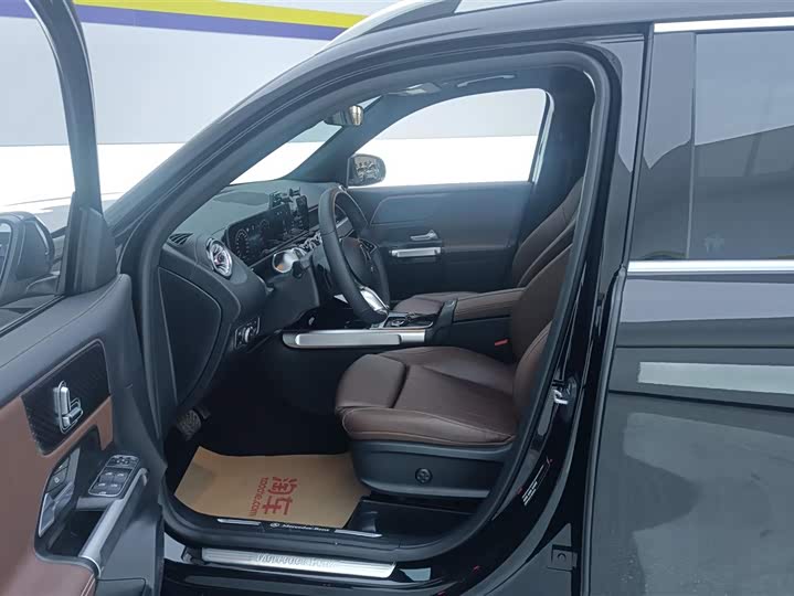 Фото 9 - Mercedes-Benz GLB-Class