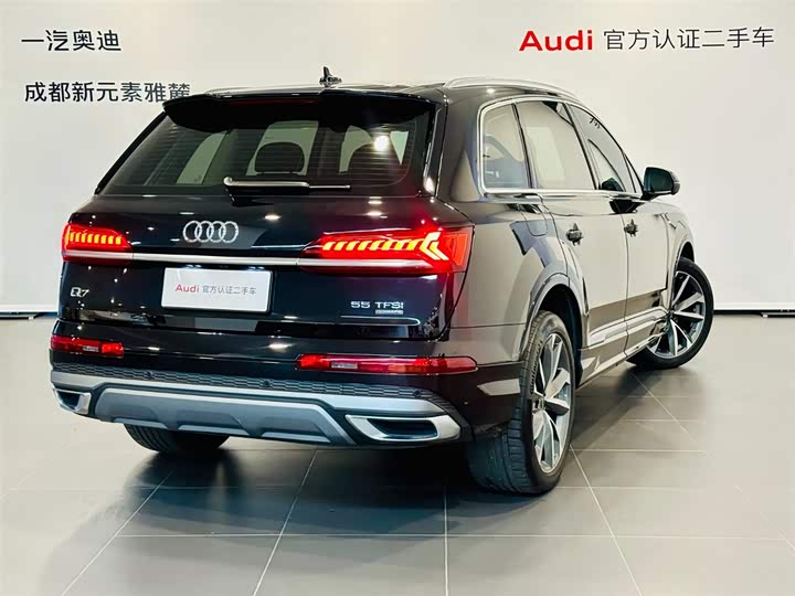 Фото 4 - Audi Q7