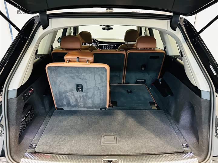 Фото 6 - Audi Q7