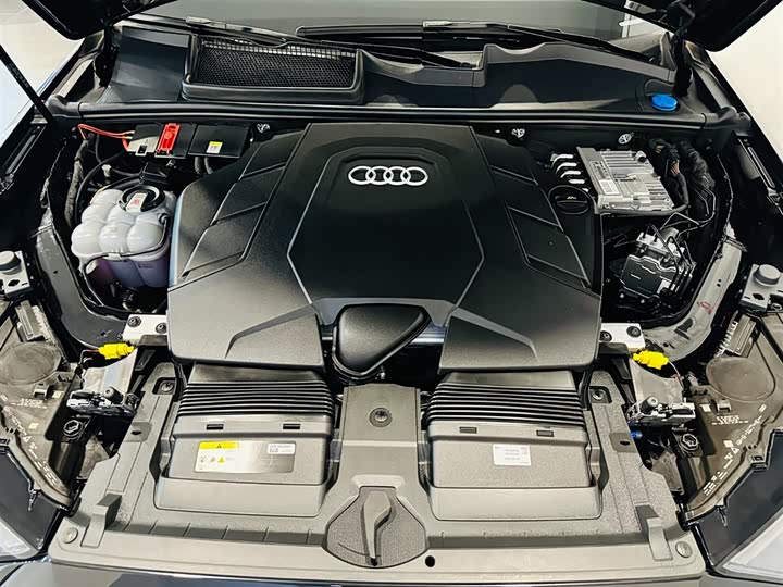Фото 9 - Audi Q7