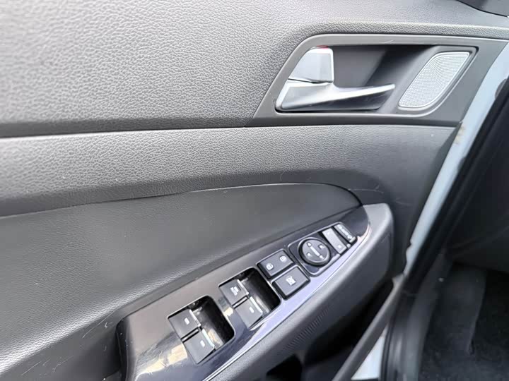 Фото 9 - Hyundai Tucson L