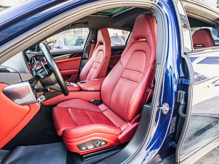 Photo 6 - Porsche Panamera