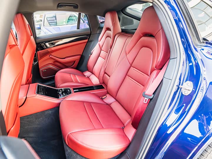 Photo 8 - Porsche Panamera