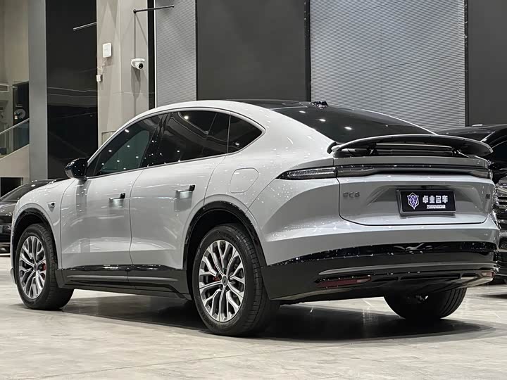 Фото 3 - Nio EC6