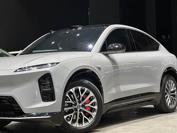 Фото 7 - Nio EC6