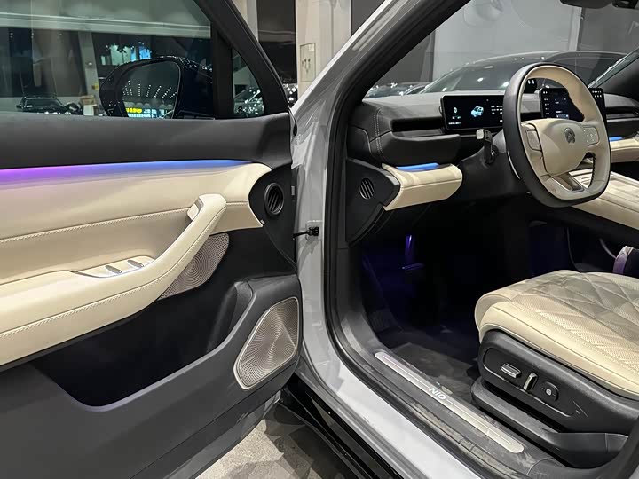 Фото 9 - Nio EC6