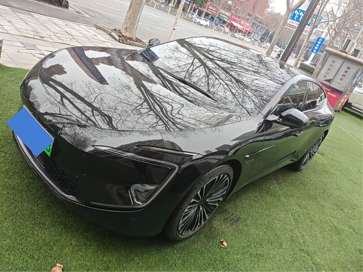 Фото 1 - Avatr 12