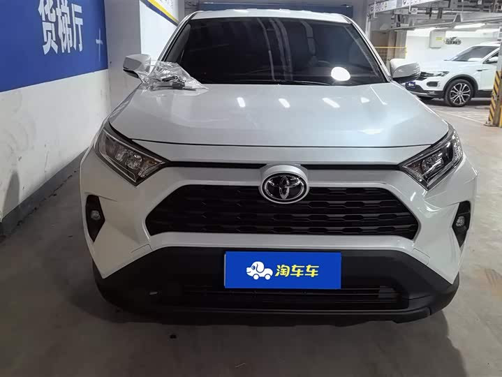 Фото 2 - Toyota RAV4