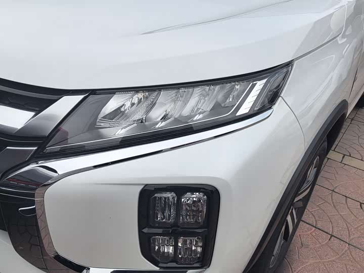 Фото 2 - Mitsubishi ASX