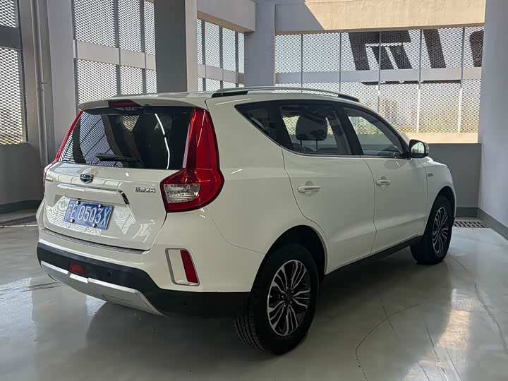 Photo 4 - Geely Vision X6