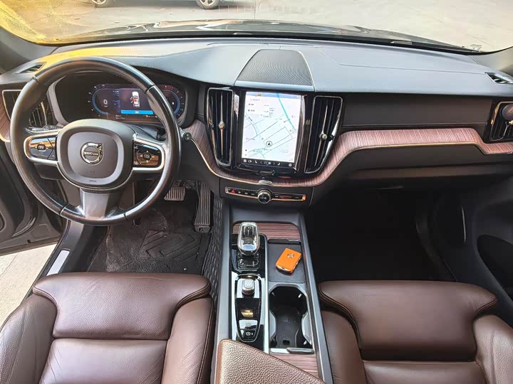 Фото 5 - Volvo XC60