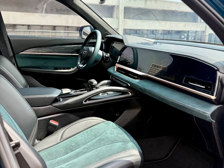 Фото 6 - Geely Monjaro