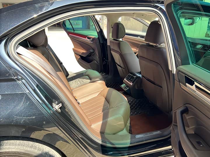 Фото 3 - Volkswagen Phideon