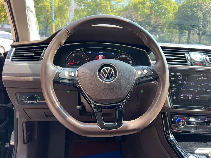 Фото 4 - Volkswagen Phideon