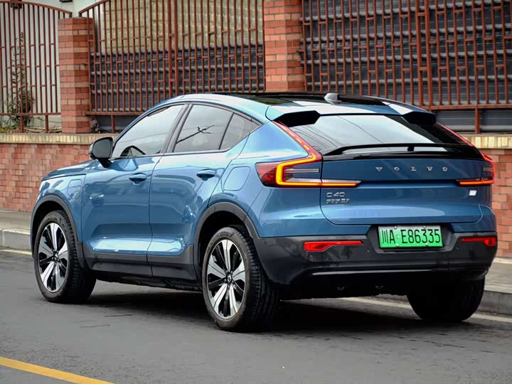 Photo 4 - Volvo C40