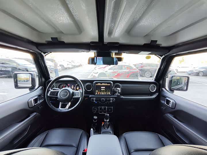 Photo 9 - Jeep Wrangler Hybrid