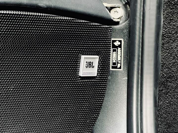 Фото 2 - Ferrari F8