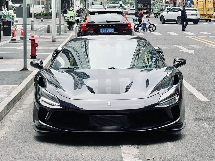 Фото 5 - Ferrari F8