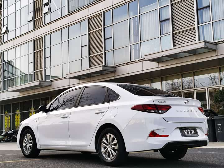 Photo 5 - Hyundai Celesta