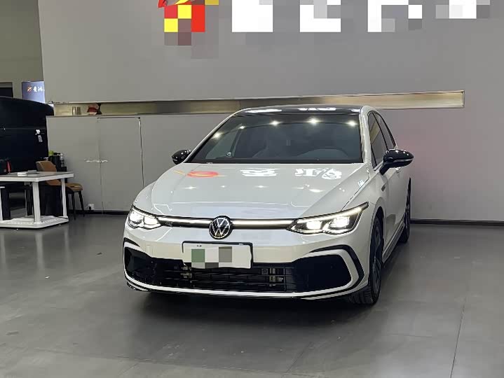 Фото 1 - Volkswagen Golf