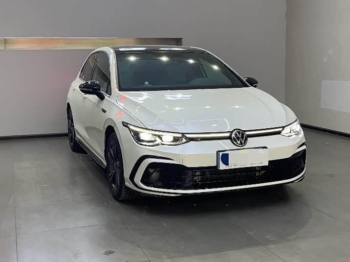 Фото 3 - Volkswagen Golf