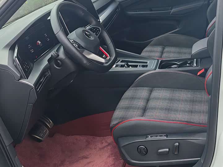 Фото 4 - Volkswagen Golf GTI