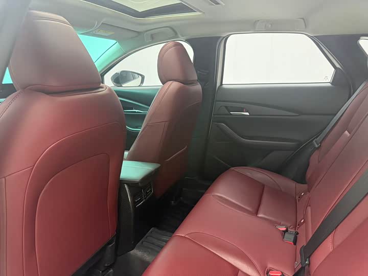 Photo 8 - Mazda CX-30