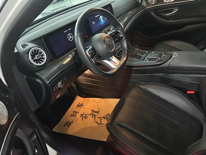 Фото 9 - Mercedes-Benz E-Class