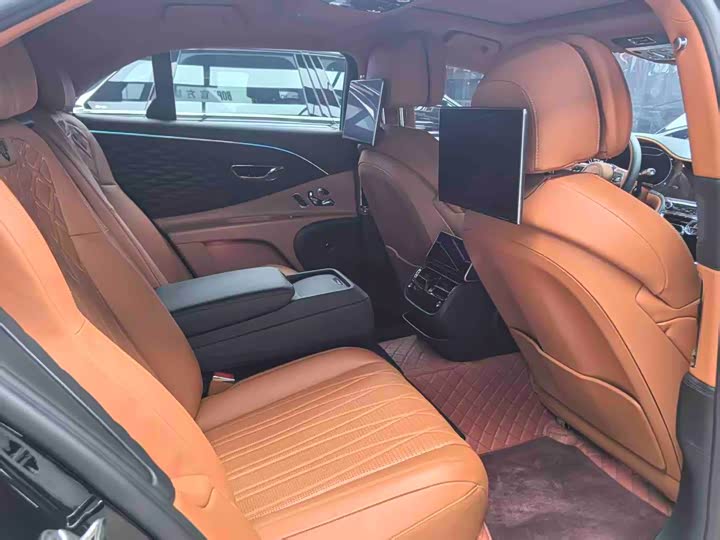 Фото 4 - Bentley Flying Spur Hybrid