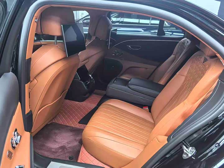 Фото 5 - Bentley Flying Spur Hybrid