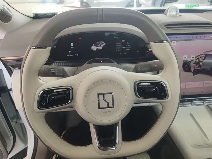 Фото 6 - Zeekr 7X