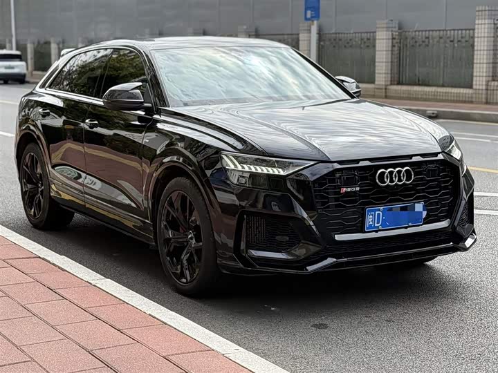 Photo 2 - Audi Q8