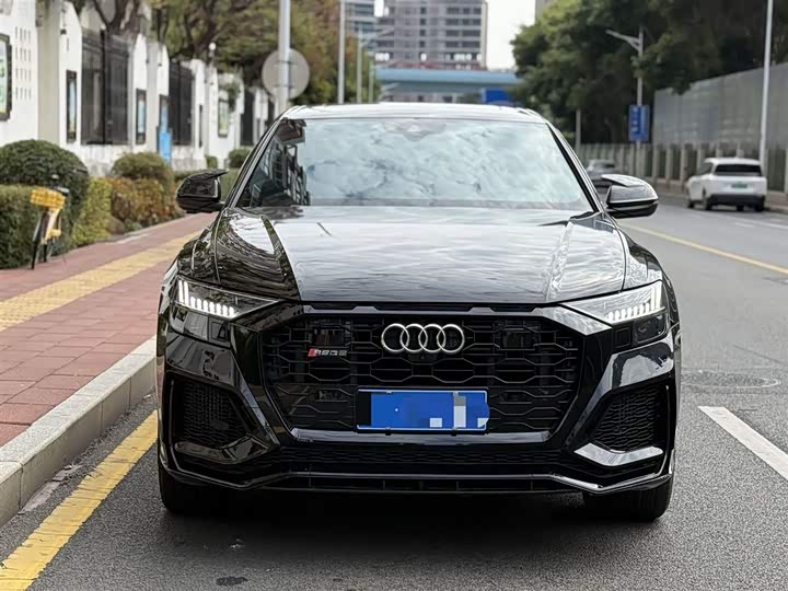 Photo 9 - Audi Q8