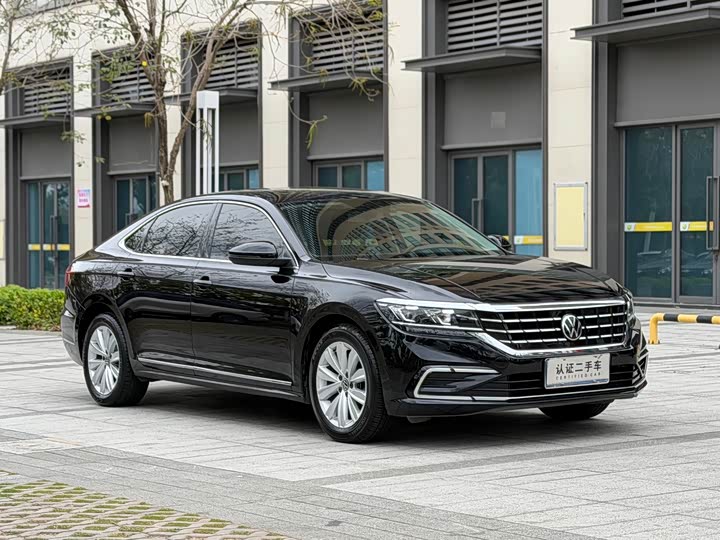 Фото 3 - Volkswagen Passat