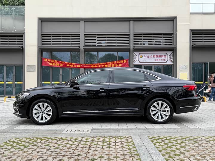 Фото 9 - Volkswagen Passat