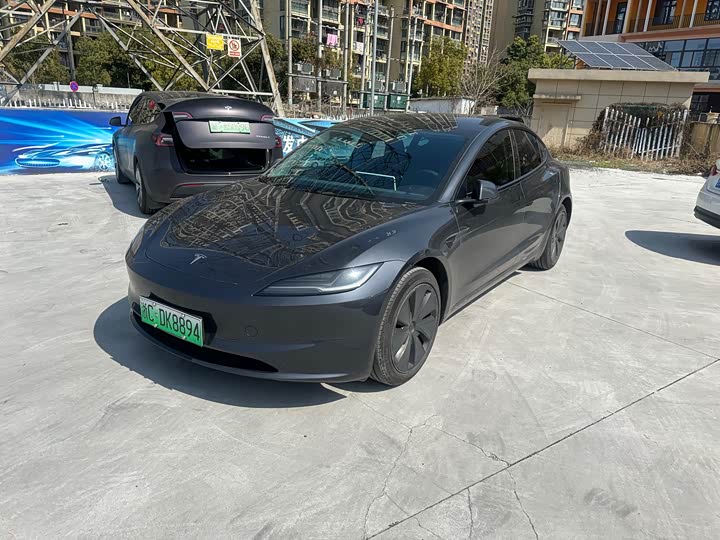 Фото 1 - Tesla Model 3